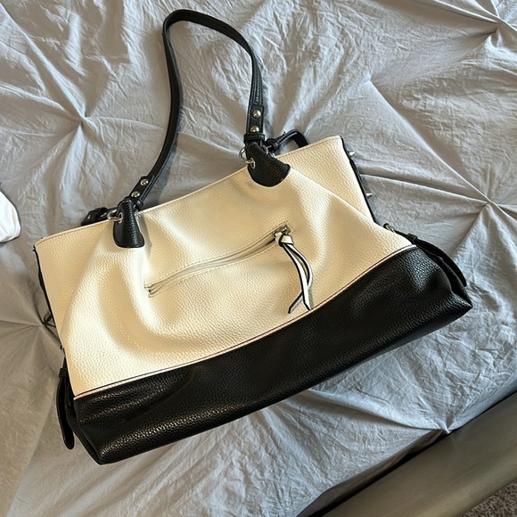 Jessica Simpson Purse - Picture 4 of 6